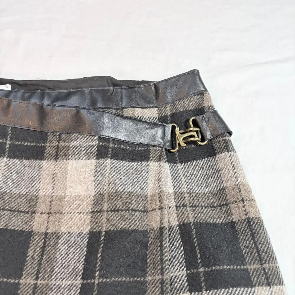 VTG A. Gianetti plaid long wool skirt. Size 8. brass leather trim. Cabincore